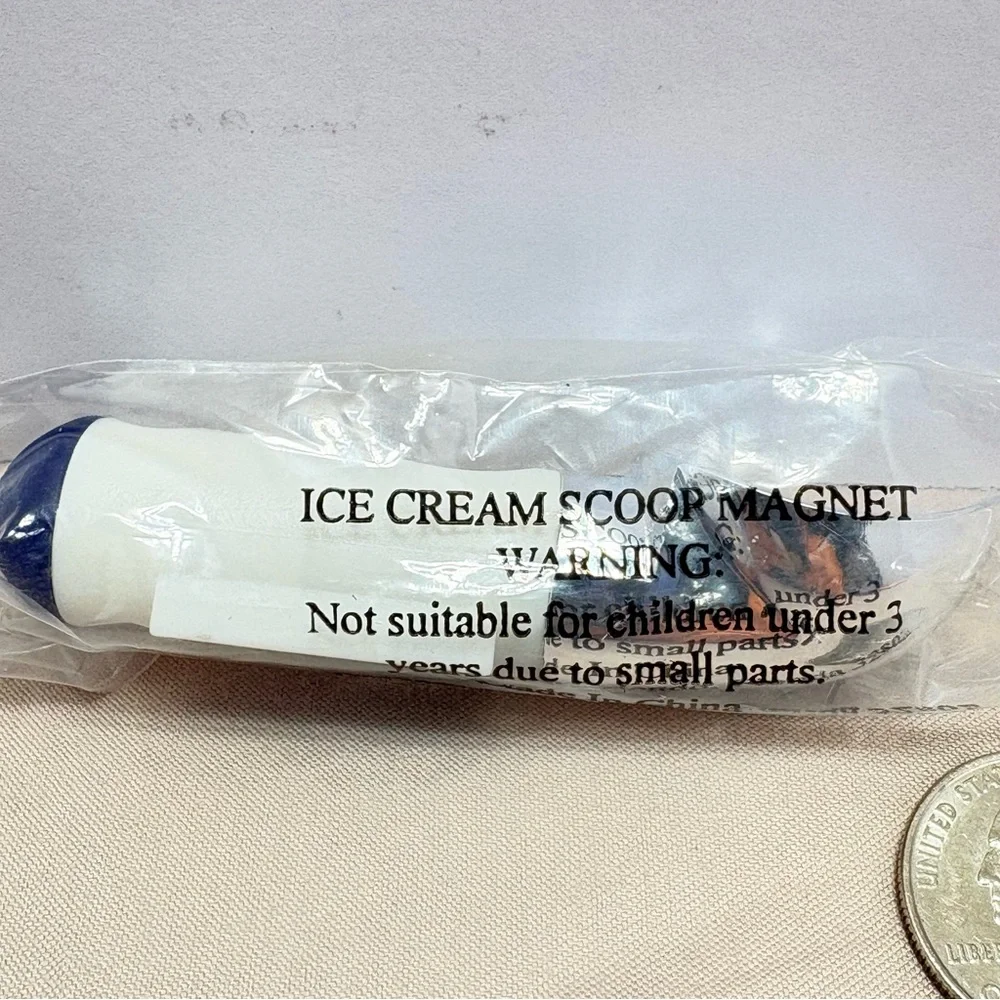 Tupperware White and Blue Ice Cream Scoop Magnet